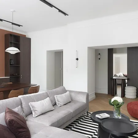 2-bedroom Bohemian Center