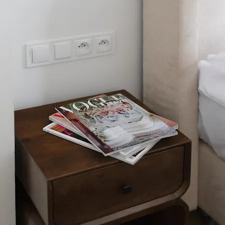 2-bedroom Bohemian Center *